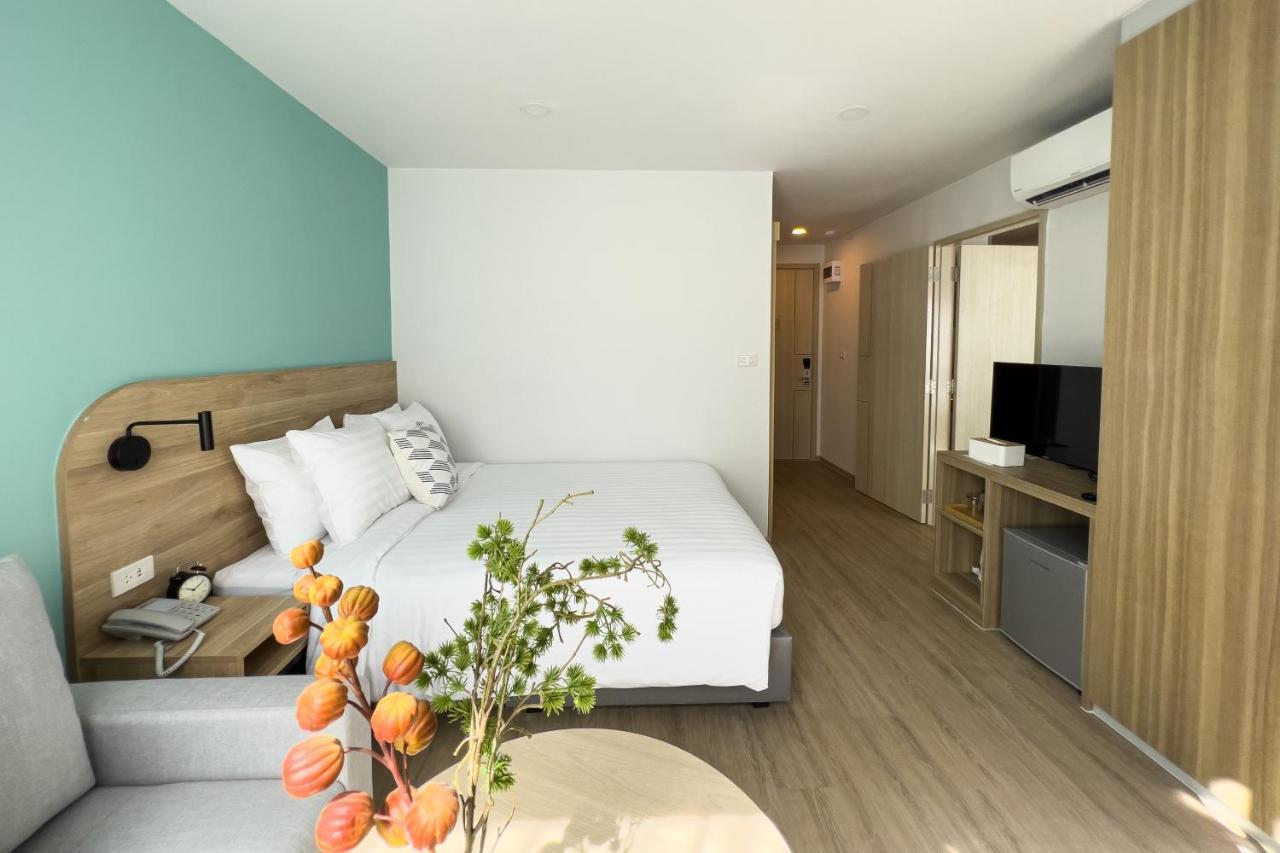 Wellness Stay & Hotel Sukhumvit 107 Bangkok Exterior photo