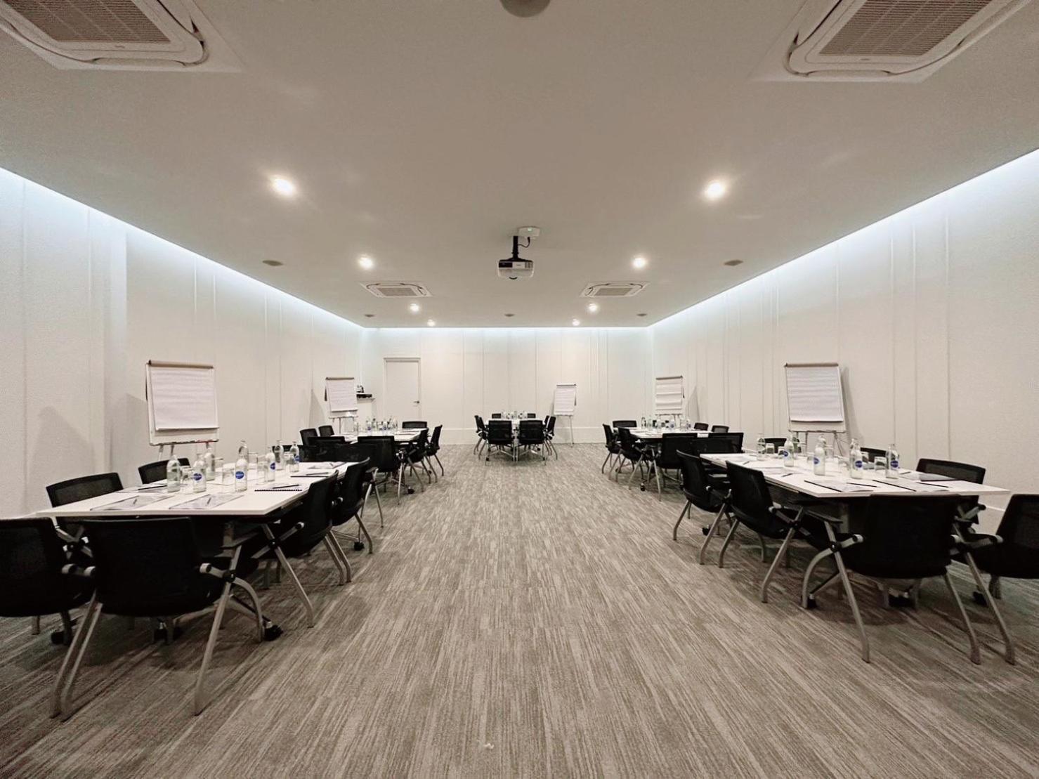 Wellness Stay & Hotel Sukhumvit 107 Bangkok Exterior photo