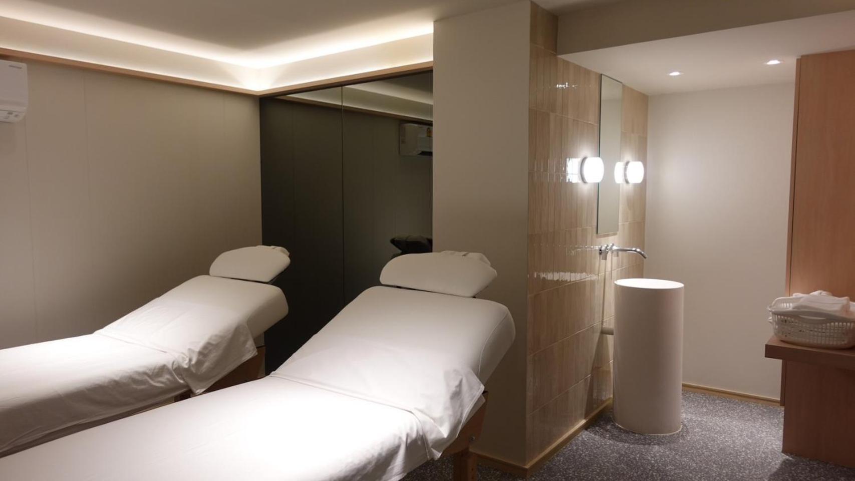 Wellness Stay & Hotel Sukhumvit 107 Bangkok Exterior photo